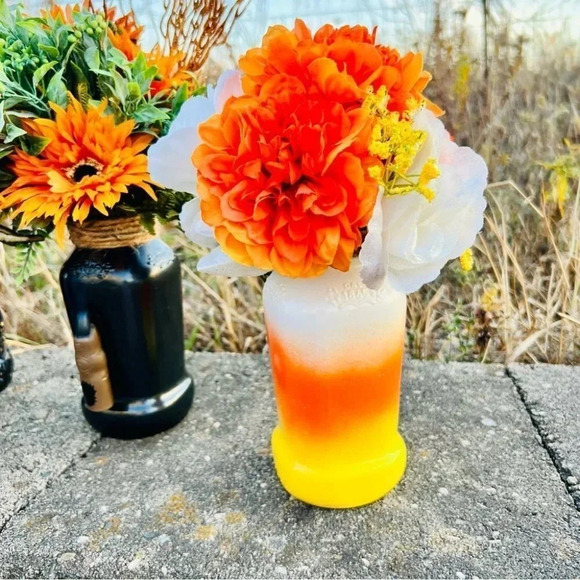 💛🧡🤍 NEW - Cute Fall - CANDY CORN - Faux Floral Accent Arrangement - Picture 4 of 15